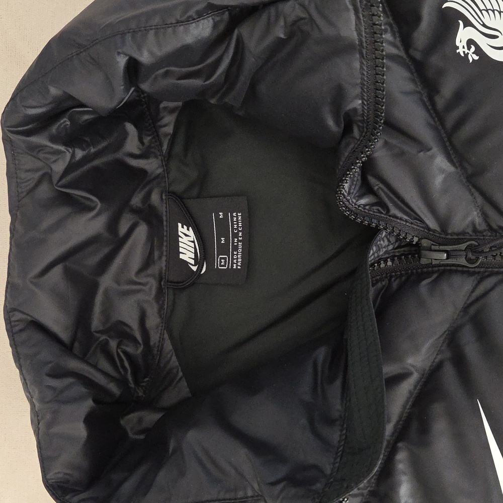 Immaculate Nike Liverpool FC Black Puffer Vest with White Accents, Size M - Picture 4 of 5